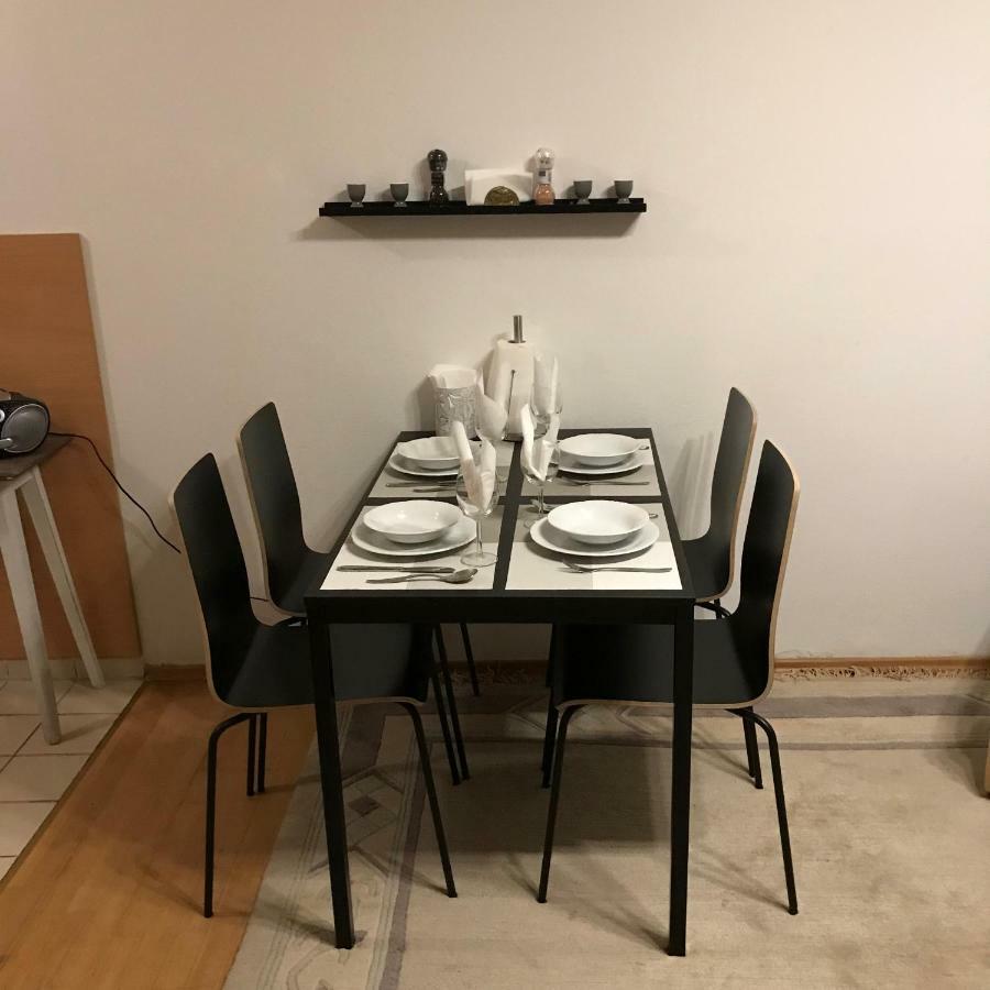 Lg Cosy Apartment Korneuburg Eksteriør billede