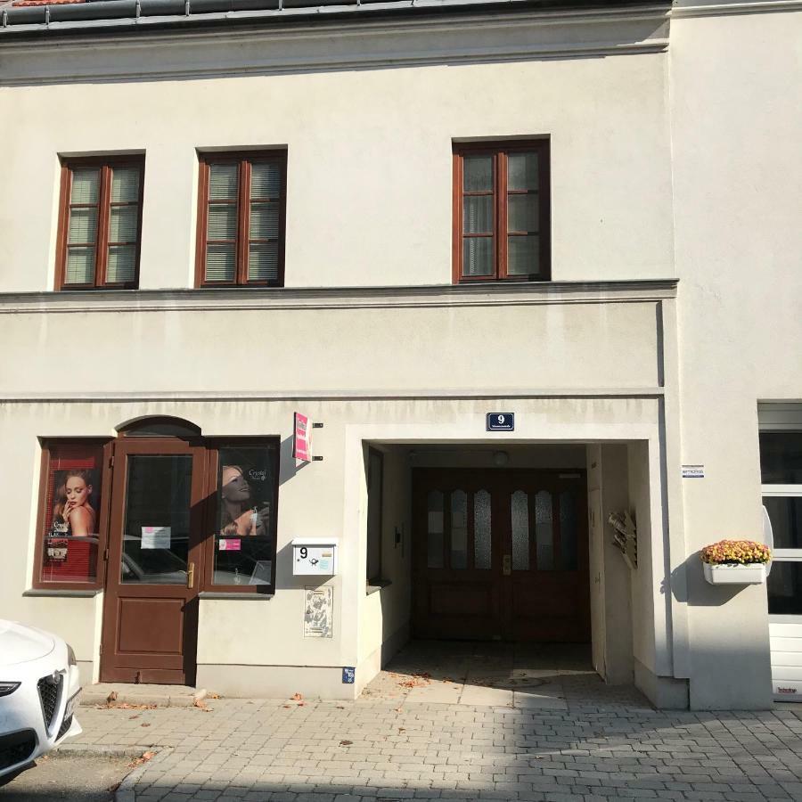 Lg Cosy Apartment Korneuburg Eksteriør billede